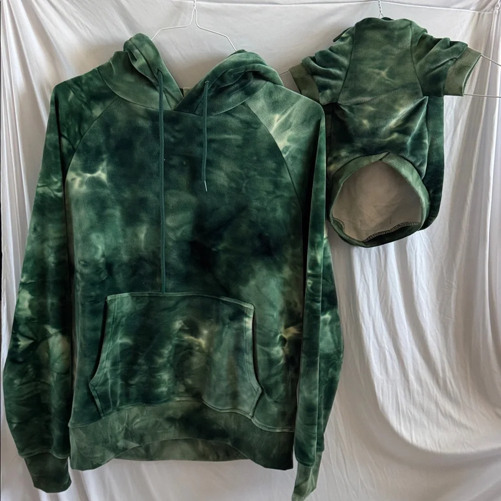 Spark Paw Velvet Emerald Green Human and Dog Hoodie Set Sizes L & L NWOT